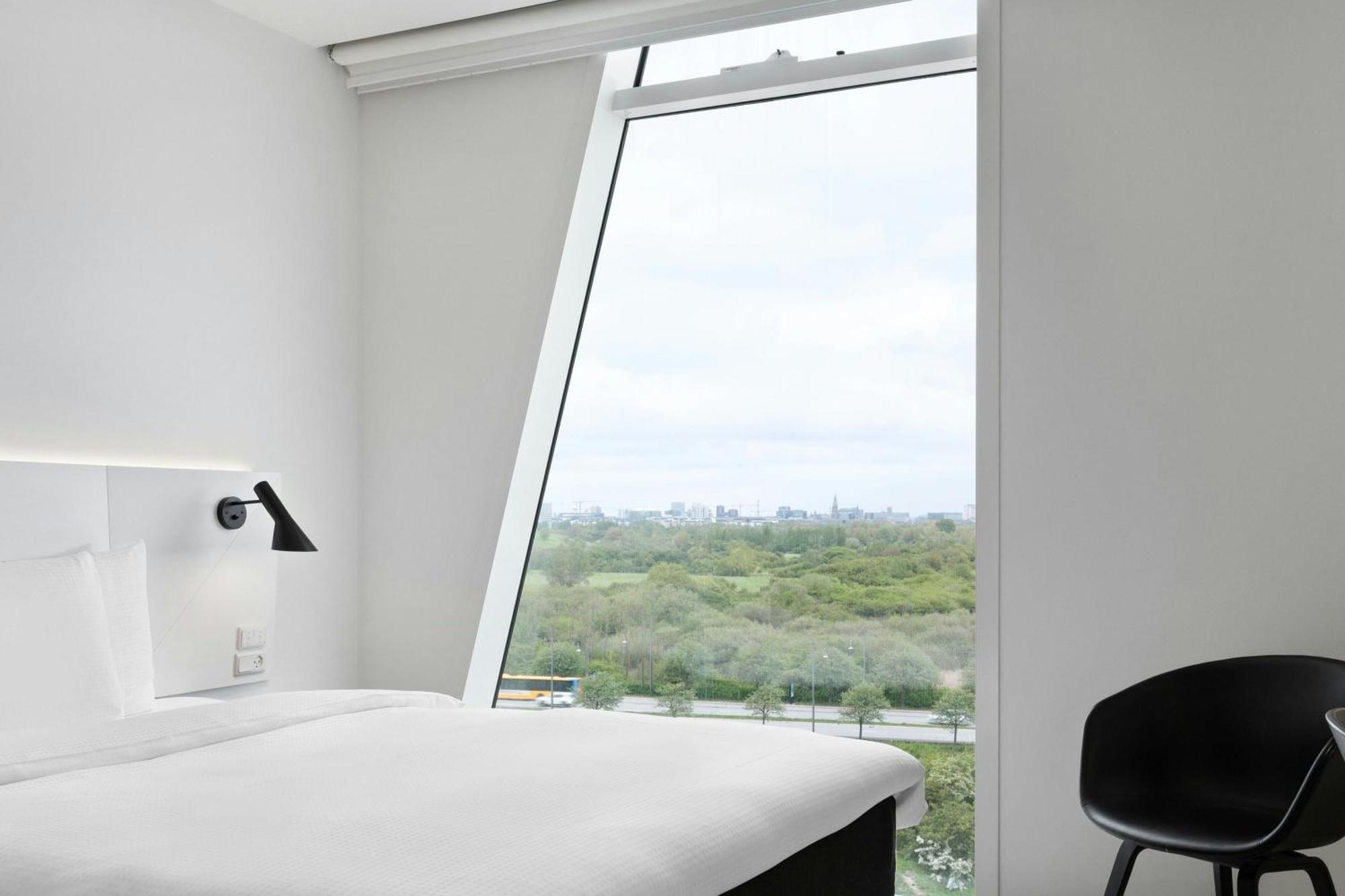 Large Standard City View Larger guest room 1 Queen